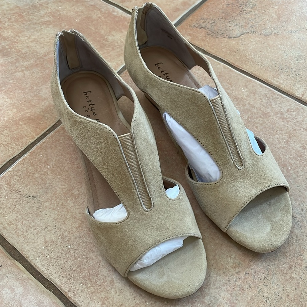 Bettye Muller suede wedges sandals